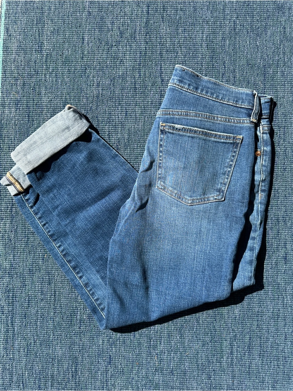 GAP Girlfriend mid rise dark indigo Blue Straight Jeans size 0/25 - Picture 2 of 12